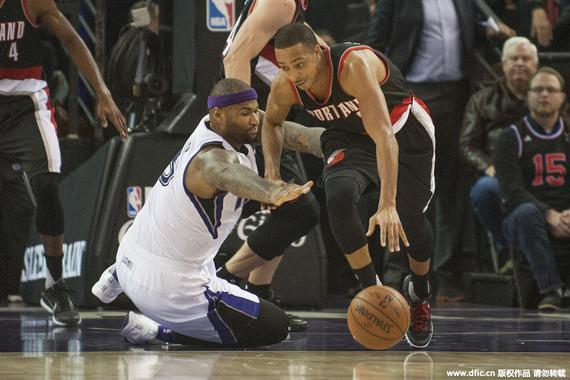 总是相伴左 总是相伴左